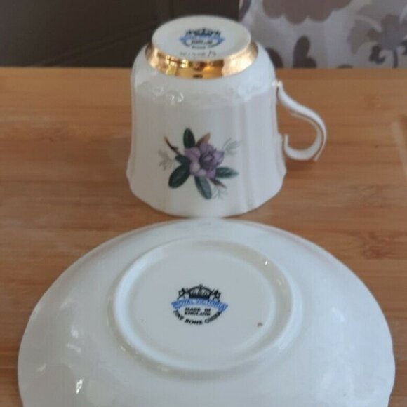 Vtg ROYAL VICTORIA FINE Bone china cup saucer purple flowers FLORAL gold trim - Picture 2 of 7